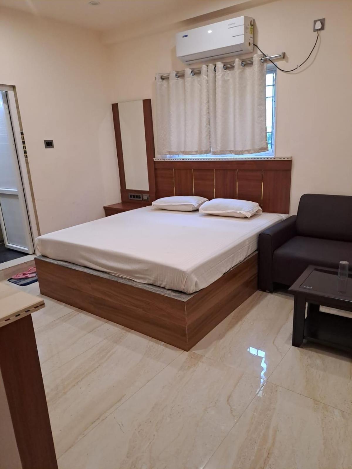 Hotel Vivek Patna  Bagian luar foto