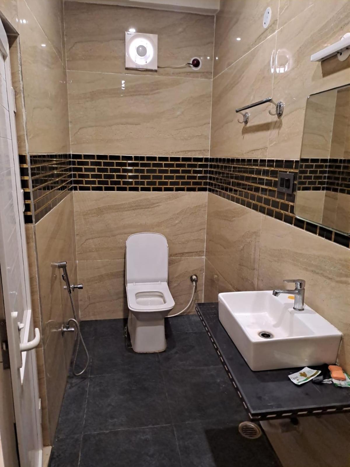 Hotel Vivek Patna  Bagian luar foto